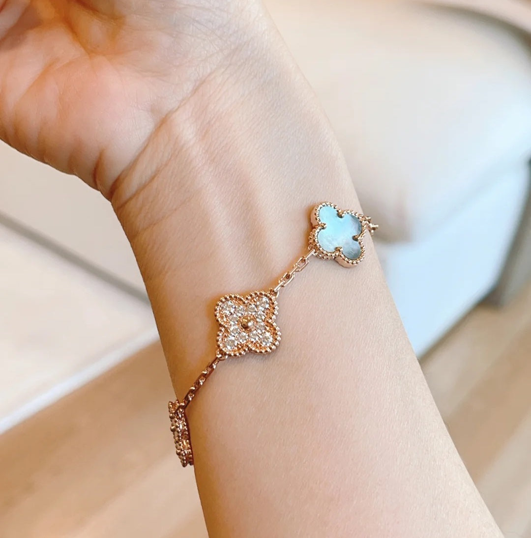 [Twinkle jewelry]New CLOVER 5 MOTIF GRAY MOP BRACELET COLLECTION