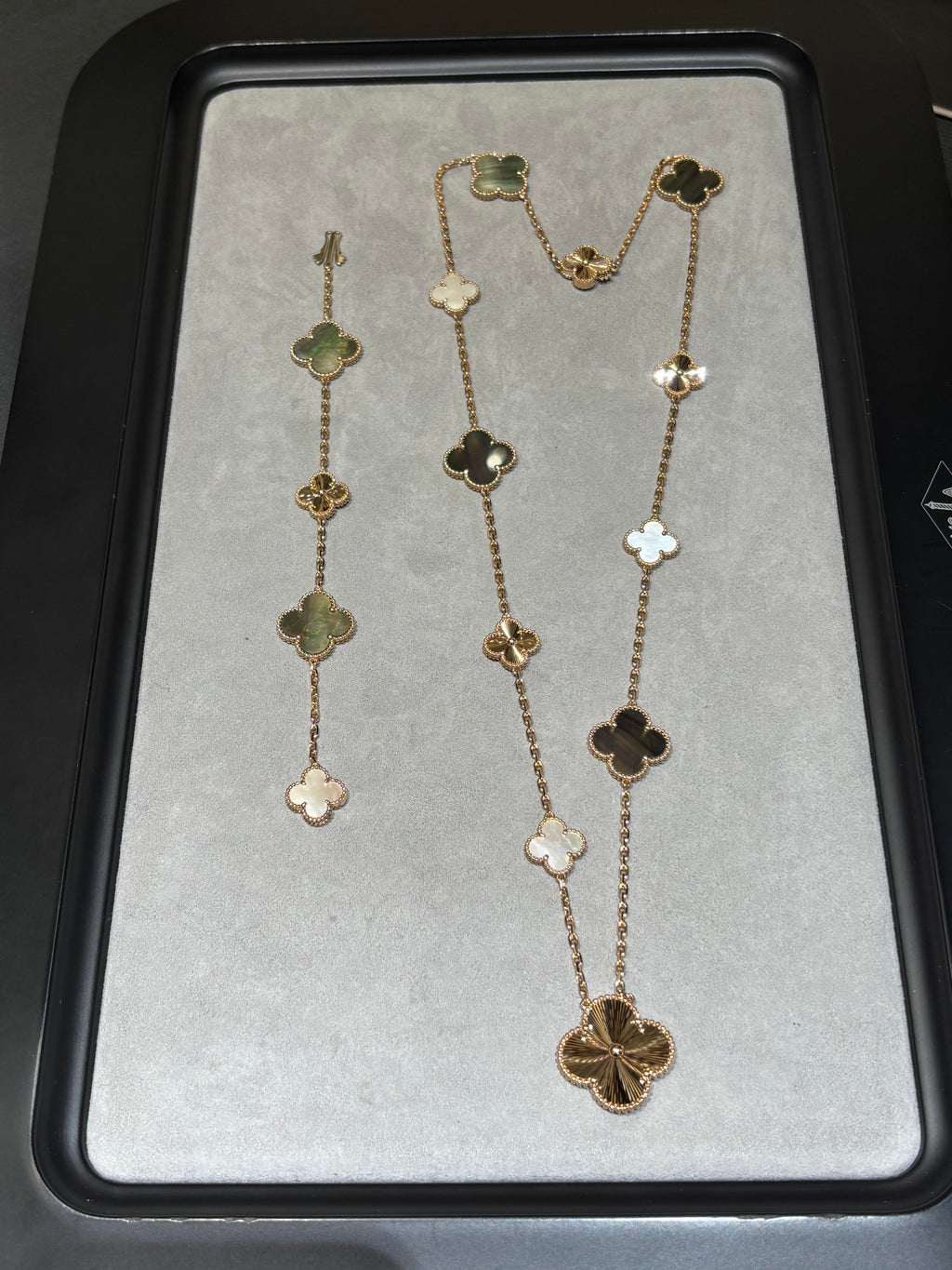 [¡®Twinkle jewelry¡¯] 25 NEW CLOVER 15 MOTIFS GRAY MOTHER-OF-PEARL