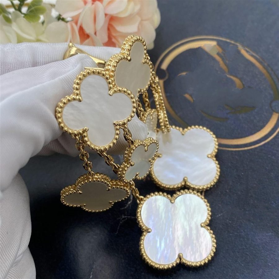 ¡®Twinkle jewelry¡¯CLOVER EARRINGS WHITE MOP 4 MOTIFS GOLD