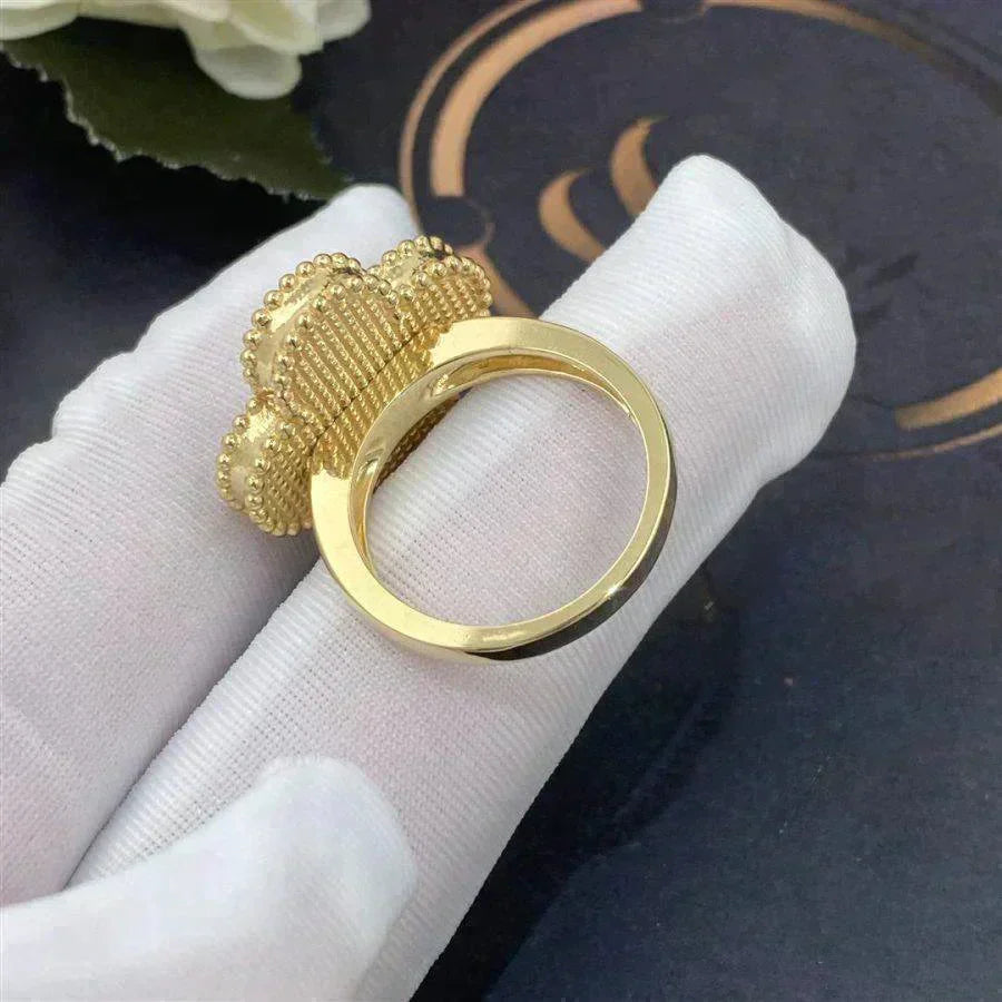 ¡®Twinkle jewelry¡¯CLOVER WHITE MOP RING