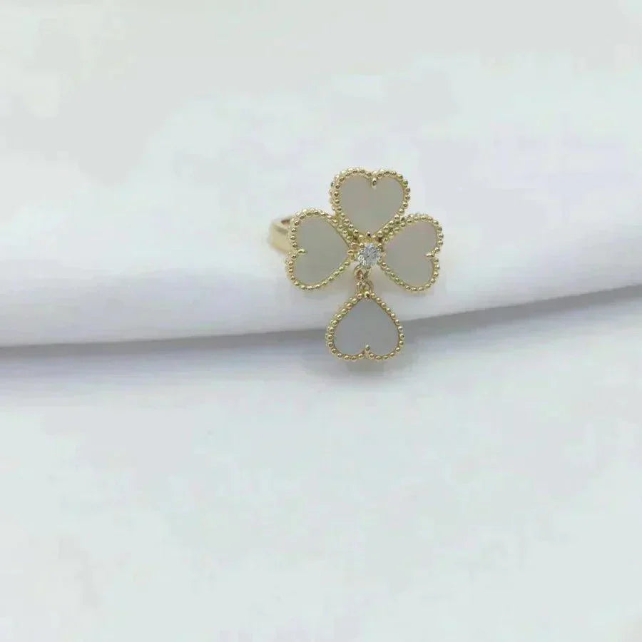 ¡®Twinkle jewelry¡¯SWEET CLOVER WHITE MOP RING