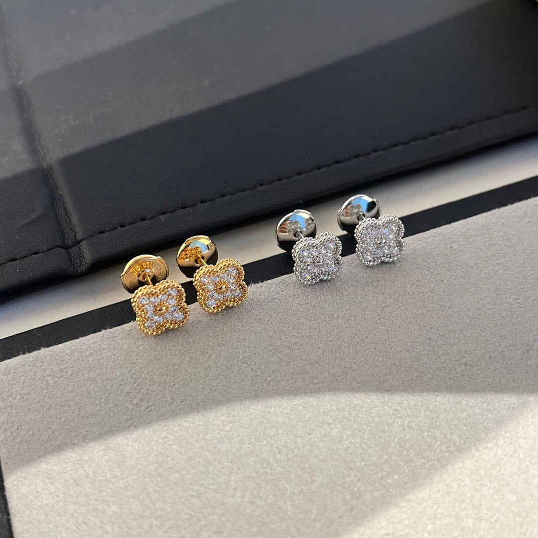 ¡®Twinkle jewelry¡¯CLOVER MINI DIAMOND STUD EARRINGS