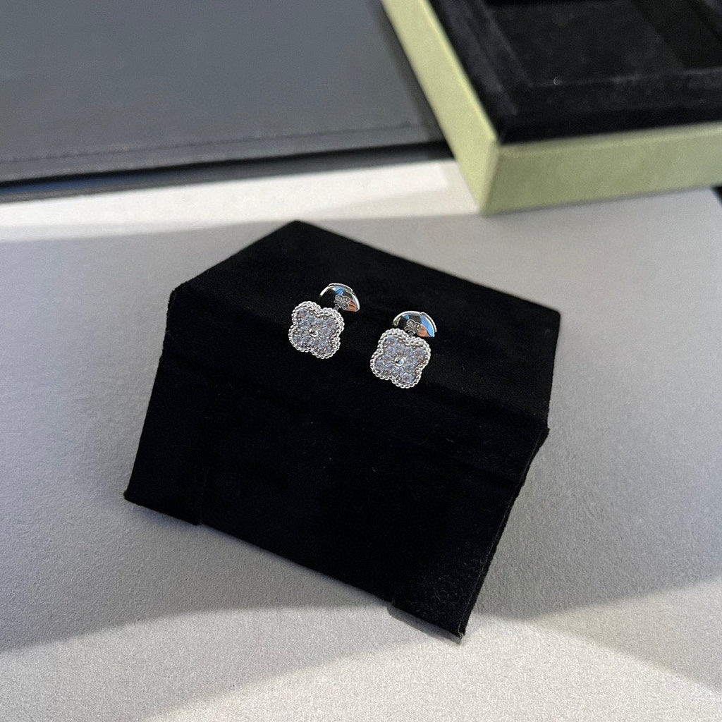 ¡®Twinkle jewelry¡¯CLOVER MINI DIAMOND STUD EARRINGS