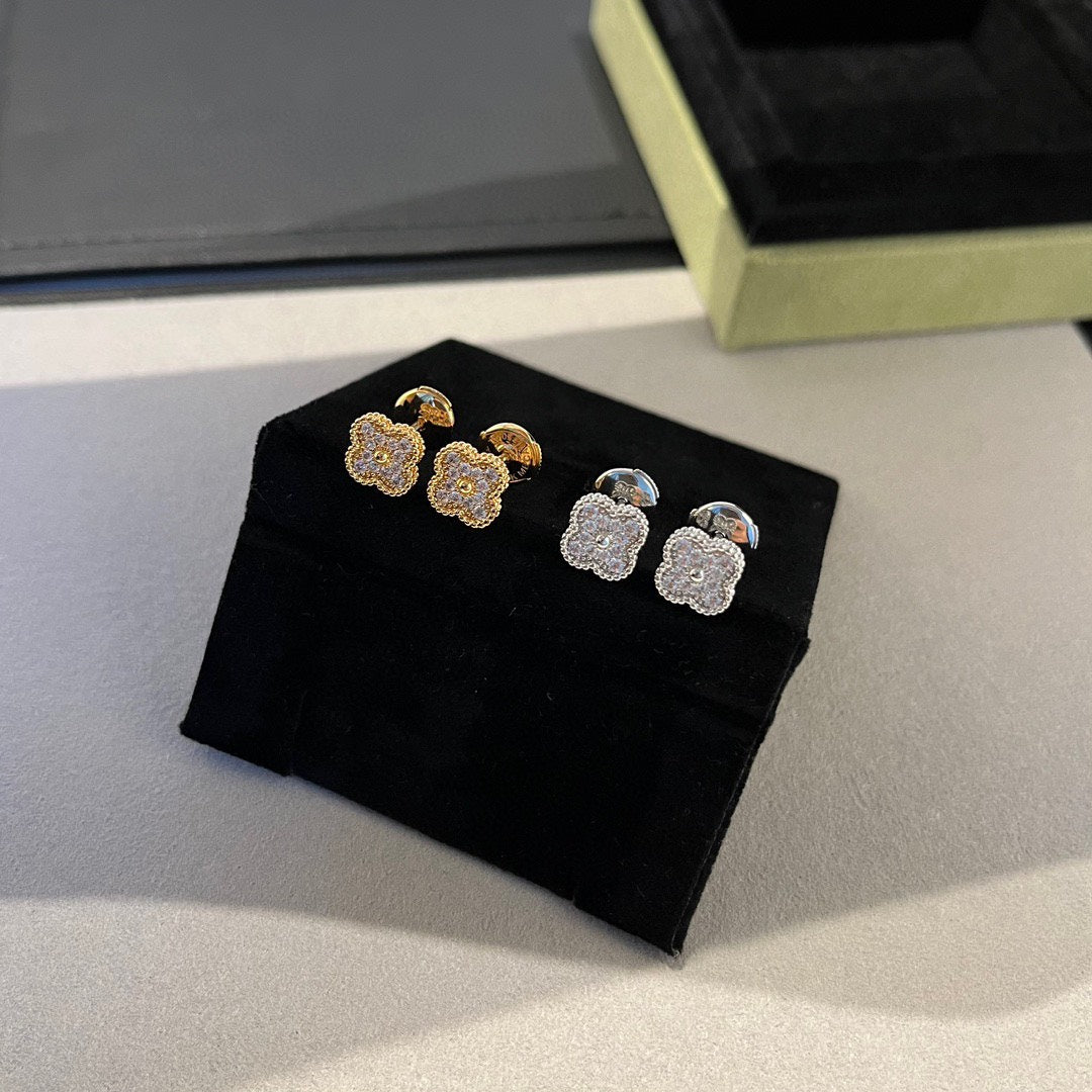 ¡®Twinkle jewelry¡¯CLOVER MINI DIAMOND STUD EARRINGS