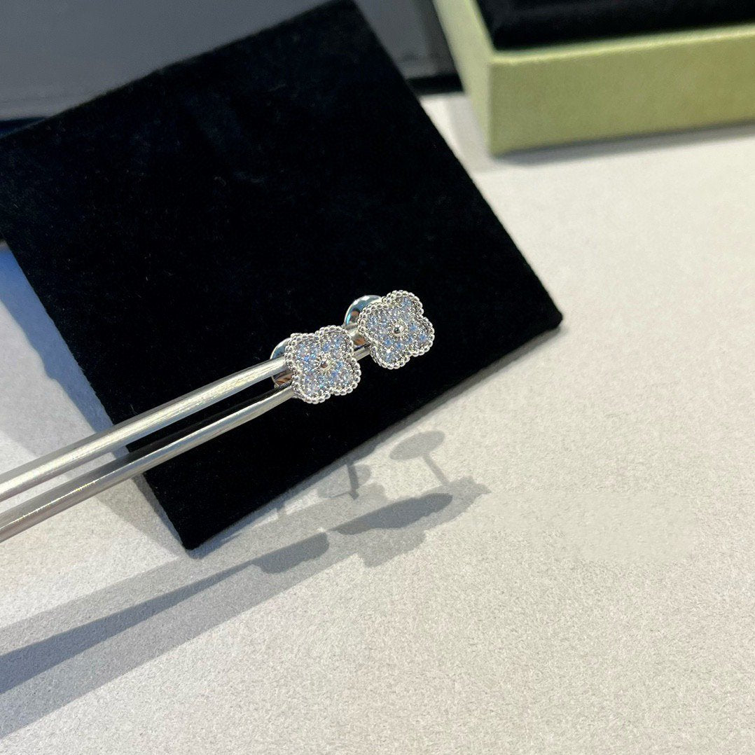 ¡®Twinkle jewelry¡¯CLOVER MINI DIAMOND STUD EARRINGS